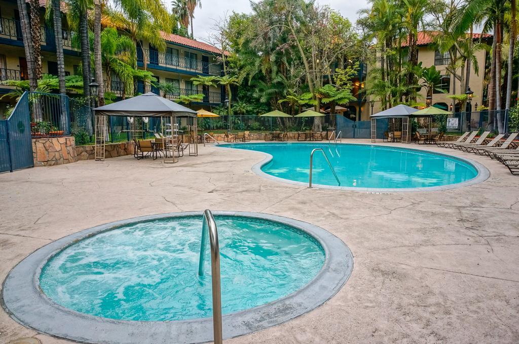 Vanllee Hotel Covina Exterior foto