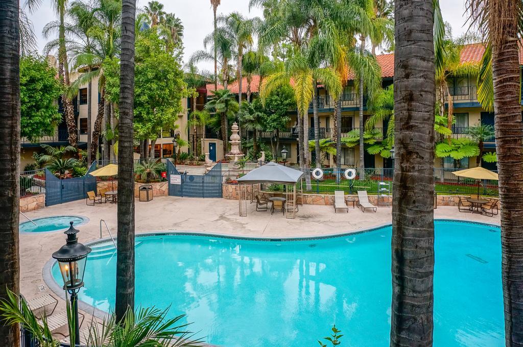 Vanllee Hotel Covina Exterior foto