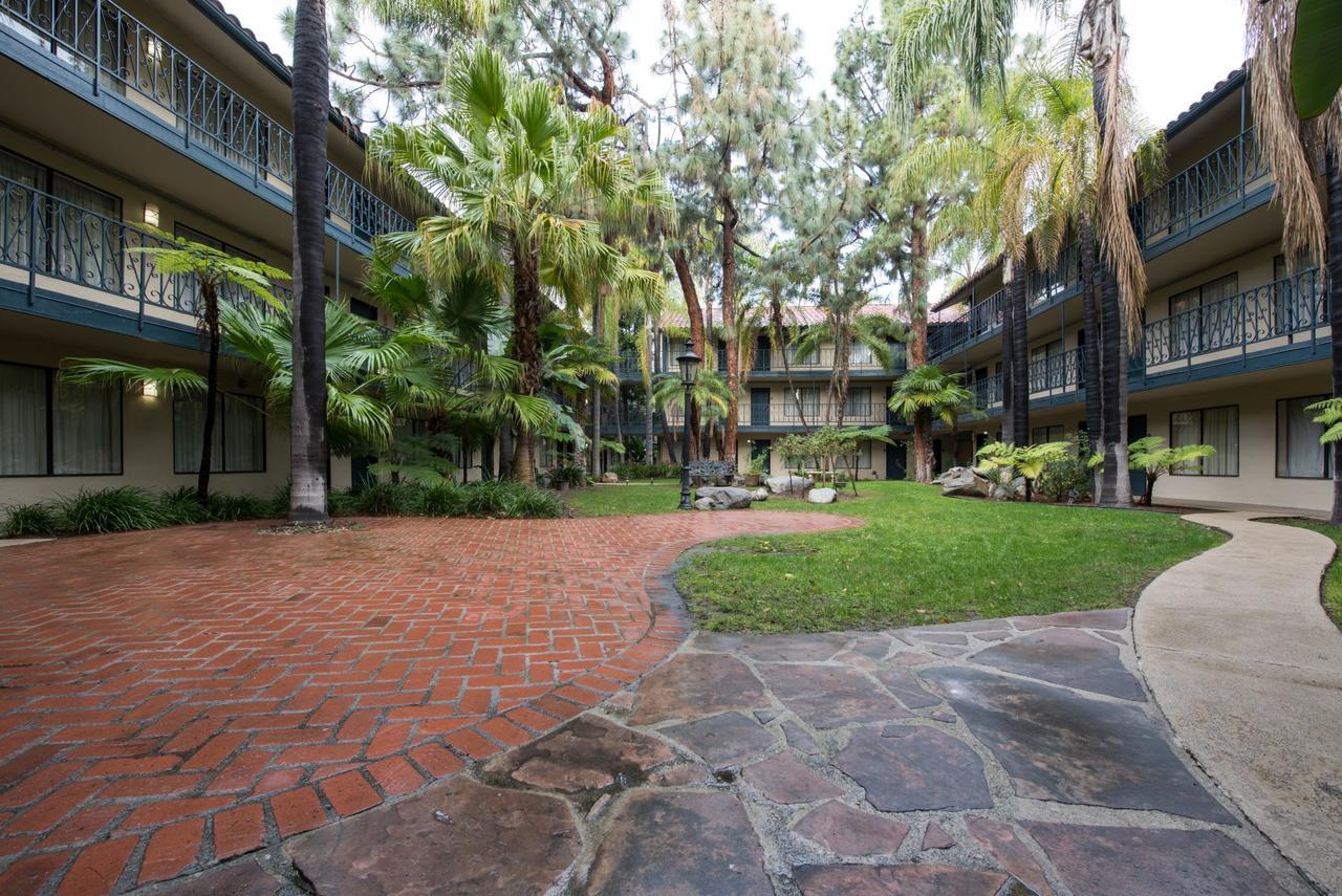 Vanllee Hotel Covina Exterior foto