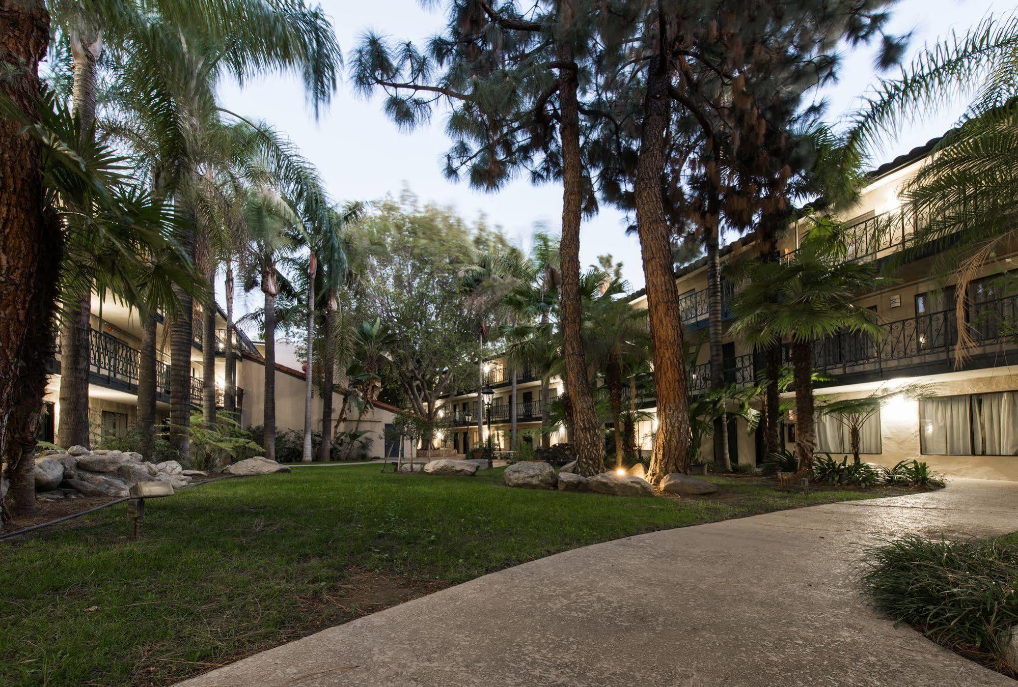 Vanllee Hotel Covina Exterior foto